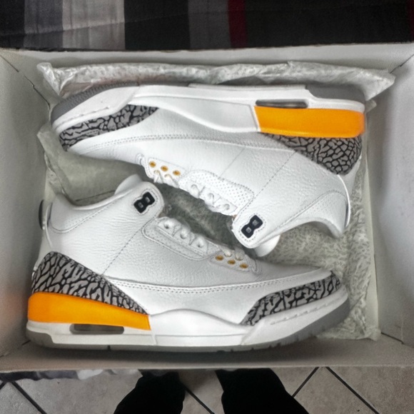 Jordan 3 Laser Orange - Picture 2 of 2
